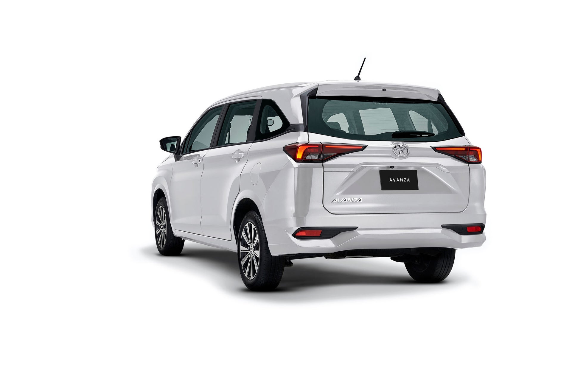 Vista trasera de Toyota Avanza