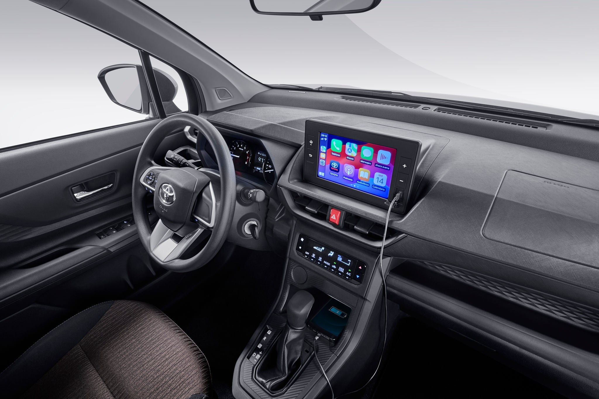 Interior frontal de Toyota Avanza